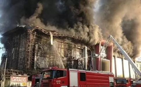 北京喜隆多火災(zāi)現(xiàn)場 北京喜隆多火災(zāi)現(xiàn)場